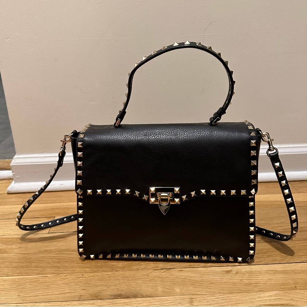 Valentino Garavani Vitello Medium Rockstud Single Handle Flap Bag Black